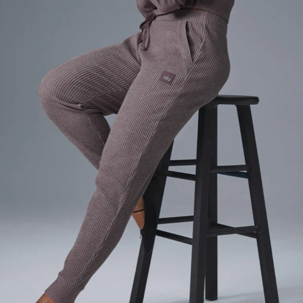Muse Sweatpant - Raisinette Heather | ALO